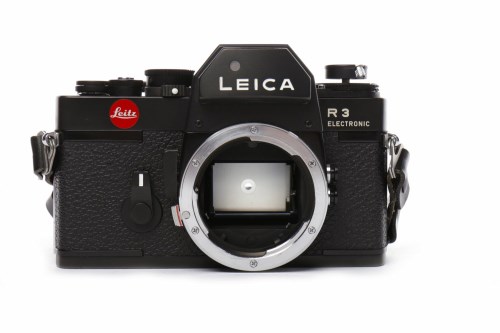 Lot 30 - LEICA R3 BODY black finish, serial number...