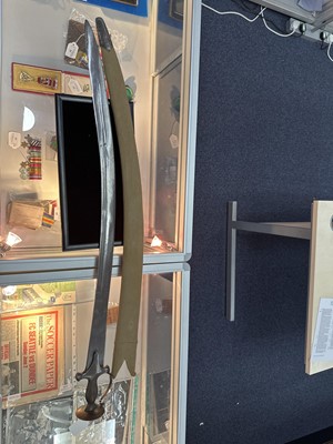 Lot 110 - INDIAN TULWAR SWORD