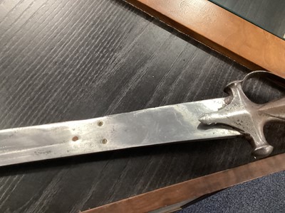 Lot 110 - INDIAN TULWAR SWORD
