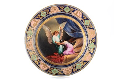 Lot 695A - ROYAL VIENNA, 'AMOR UND PSYCHE' CABINET PLATE