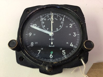 Lot 590 - WWII MILITARY AIRCRAFT EIGHT DAY CLOCK