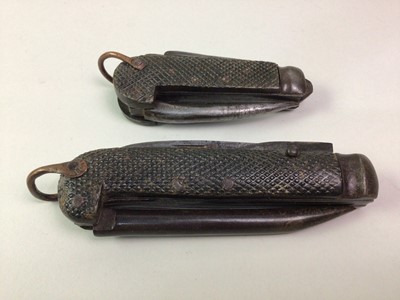 Lot 118 - TWO BRITISH MILITARY TRENCH KNIVES