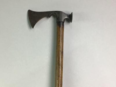 Lot 121 - POLE AXE