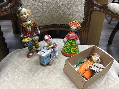Lot 638 - COLLECTION OF TIN PLATE WIND UP TOYS