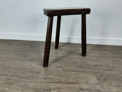 Lot 925 - PROVINCIAL OAK STOOL