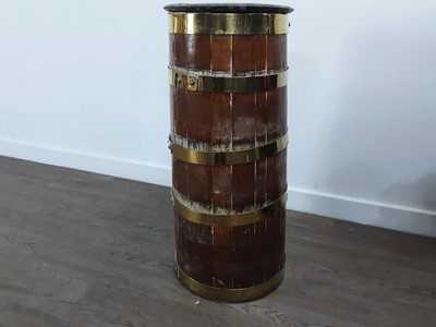 Lot 922 - VICTORIAN OAK AND BRASS COOPERED BARREL