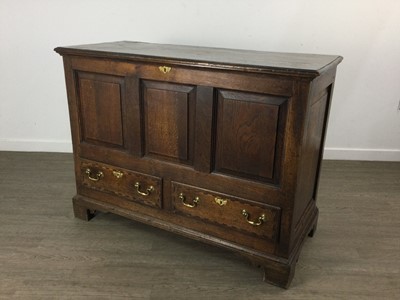 Lot 921 - LARGE GEORGE III OAK MULE CHEST
