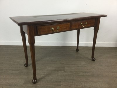 Lot 920 - GEORGIAN MAHOGANY SIDE/DRESSING TABLE