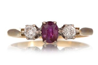 Lot 435 - RUBY AND DIAMOND RING
