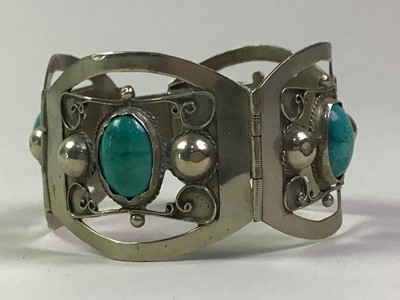 Lot 174 - SILVER AND TURQUOISE BRACELET