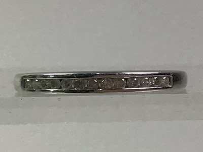 Lot 193 - DIAMOND HALF ETERNITY RING