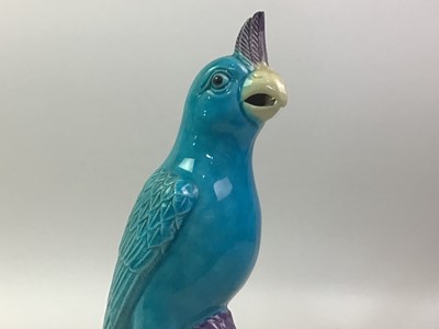 Lot 219 - CHINESE TURQUOISE MODEL OF A COCKATOO