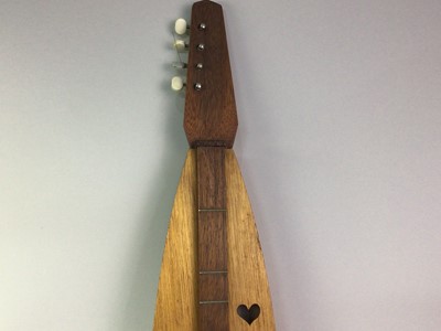 Lot 221 - DULCIMER ACOUTSIC INSTRUMENT