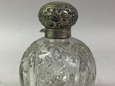 Lot 401 - SILVER TOPPED SCENT BOTTLE