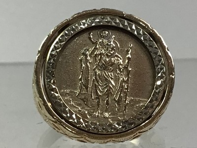 Lot 383 - MASONIC RING