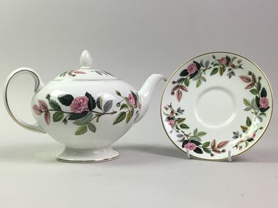 Lot 435 - WEDGWOOD TEA AND DINNER SERVICE