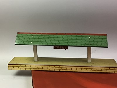 Lot 589 - HORNBY, TWO O-GAUGE CLOCKWORK LOCOMOTIVES