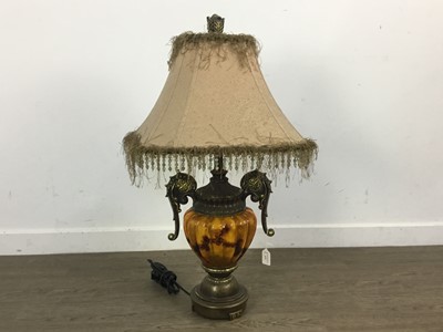 Lot 479 - GILT TABLE LAMP