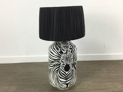 Lot 484 - MODERN TABLE LAMP