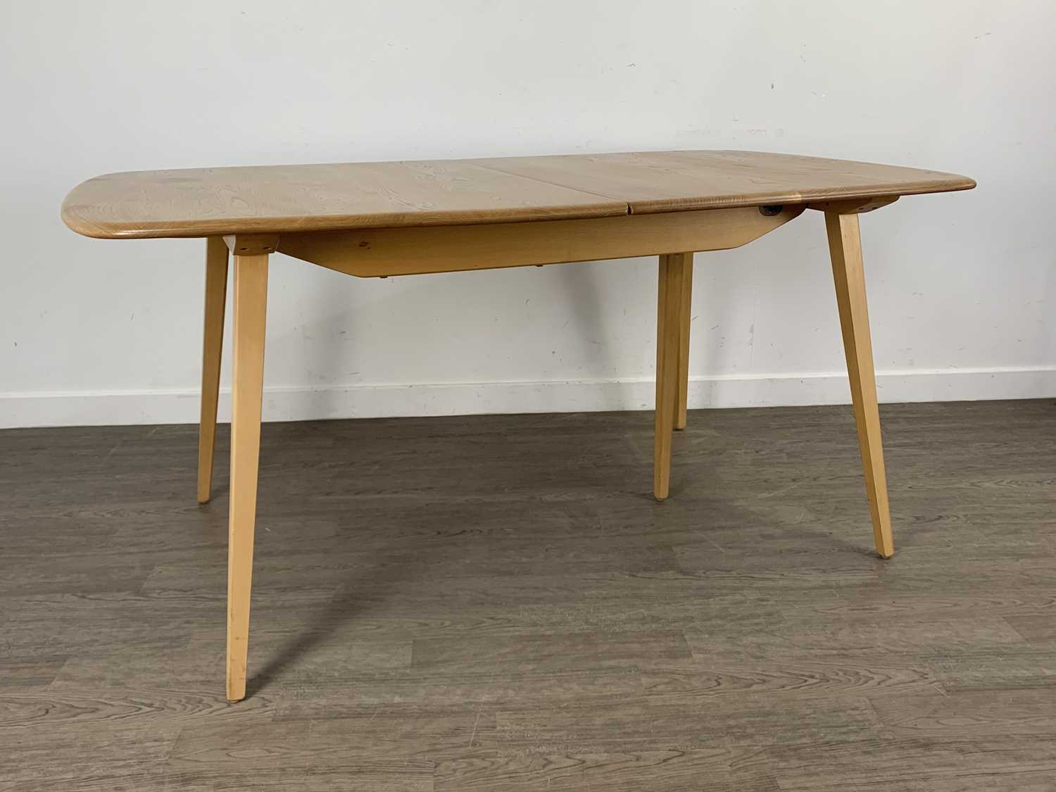 Lot 366 - ERCOL, WINDSOR MODEL 444 GRAND PLANK ELM AND BEECH EXTENDING DINING TABLE