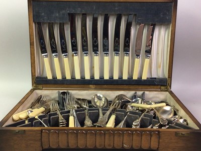 Lot 38 - CANTEEN OF CUTLERY
