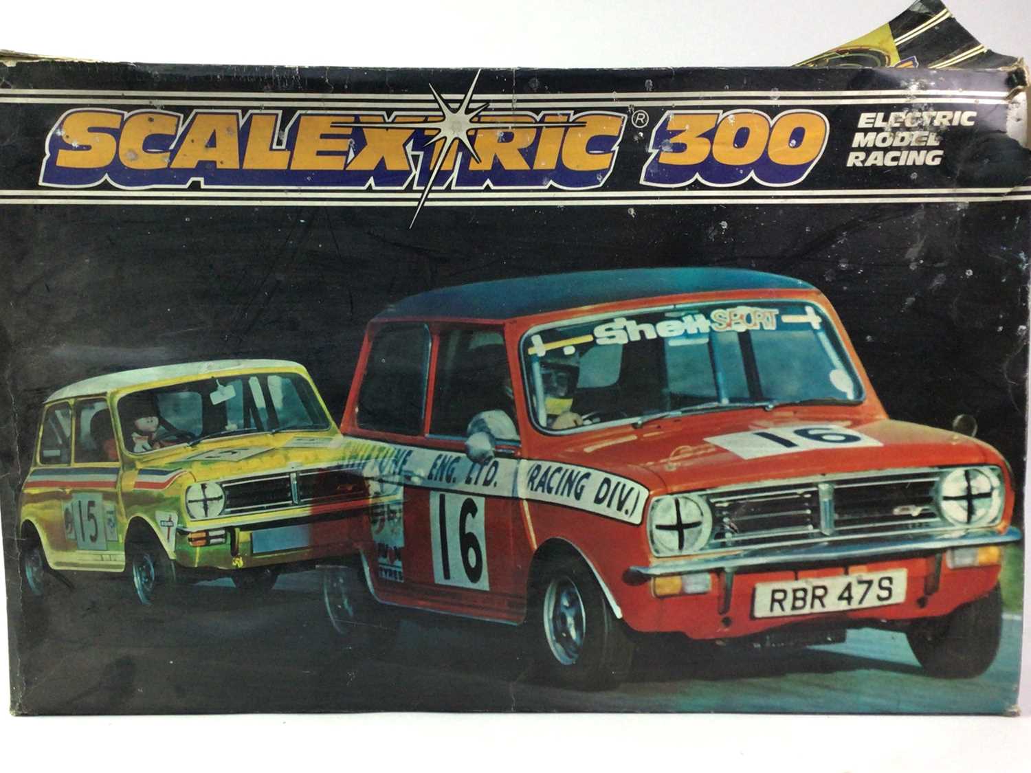 Lot 42 - SCALEXTRIC 300 RACING SET