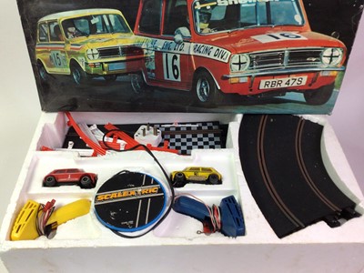 Lot 42 - SCALEXTRIC 300 RACING SET