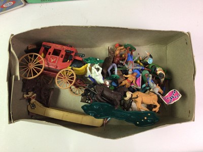 Lot 42 - SCALEXTRIC 300 RACING SET