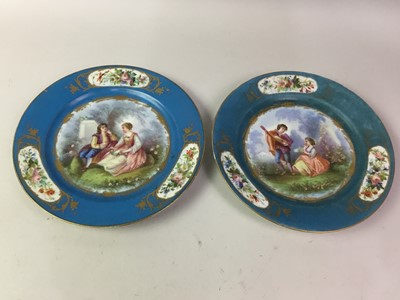 Lot 152 - PAIR OF DECORATIVE PLATES