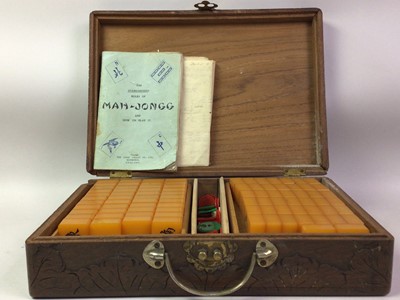 Lot 153 - MAH JONG SET