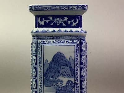 Lot 110 - GROUP OF BLUE AND WHITE CERAMICS