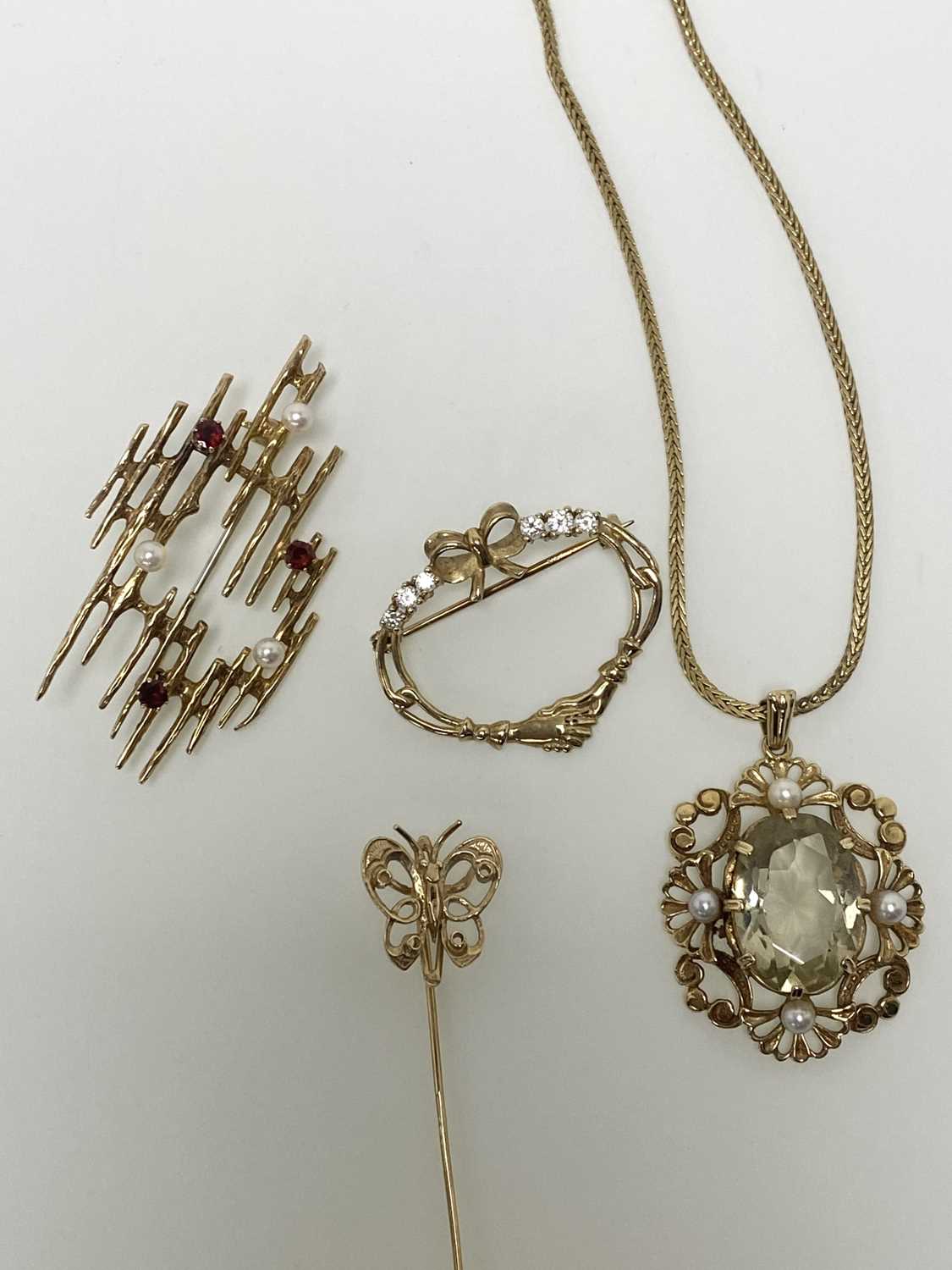 Lot 680 - TWO BROOCHES, A PENDANT AND A STICK PIN