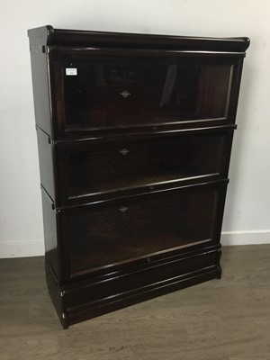 Lot 352 - GLOBE-WERNICKE MAHOGANY SECTIONAL BOOKCASE