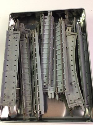 Lot 304 - GROUP OF TRIANG MODEL RAILWAY ITEMS