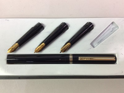 Lot 414 - GROUP OF PENS