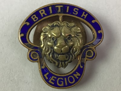 Lot 425 - GROUP OF BADGES