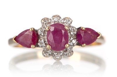 Lot 738 - RUBY AND DIAMOND RING