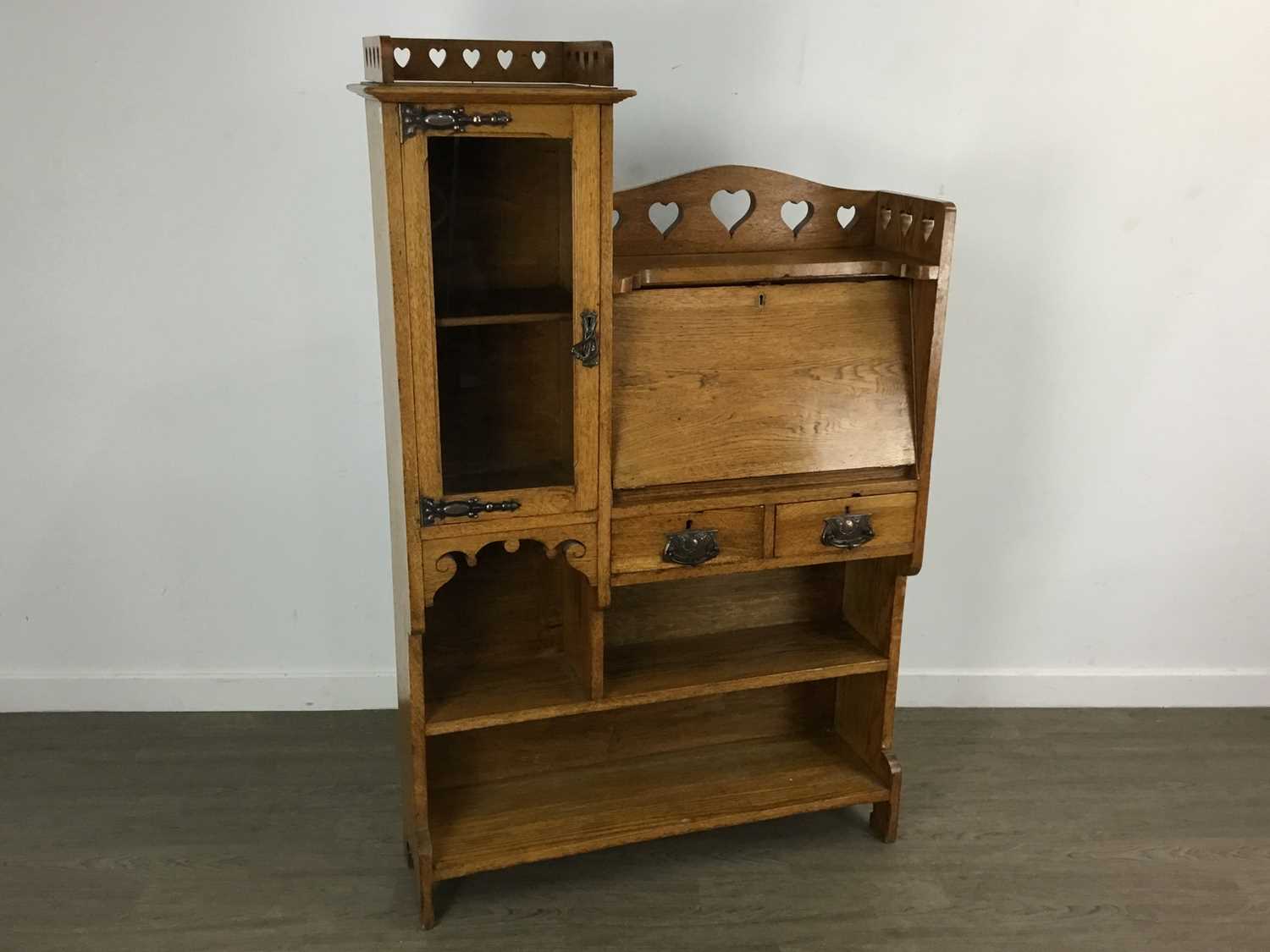 Lot 383 - ARTS & CRAFTS OAK BUREAU