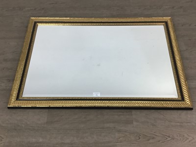 Lot 476 - WALL MIRROR IN A GILT FRAME