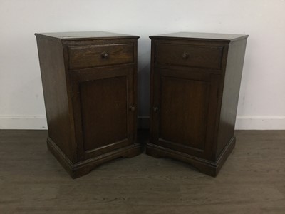 Lot 484 - PAIR OF OAK BEDSIDE CABINETS