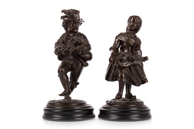 Lot 1266 - PAIR OF CONTINENTAL BRONZE FIGURES