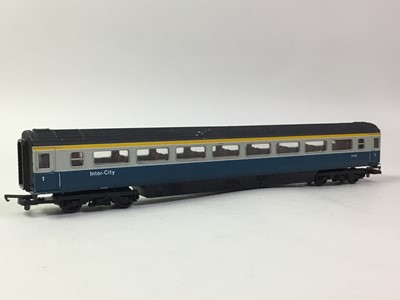 Lot 656 - GROUP OF LIMA OO GAUGE MODEL RAILWAY ITEMS