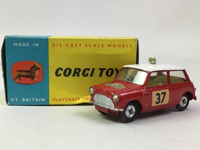 Lot 4 - CORGI TOYS, NO. 317