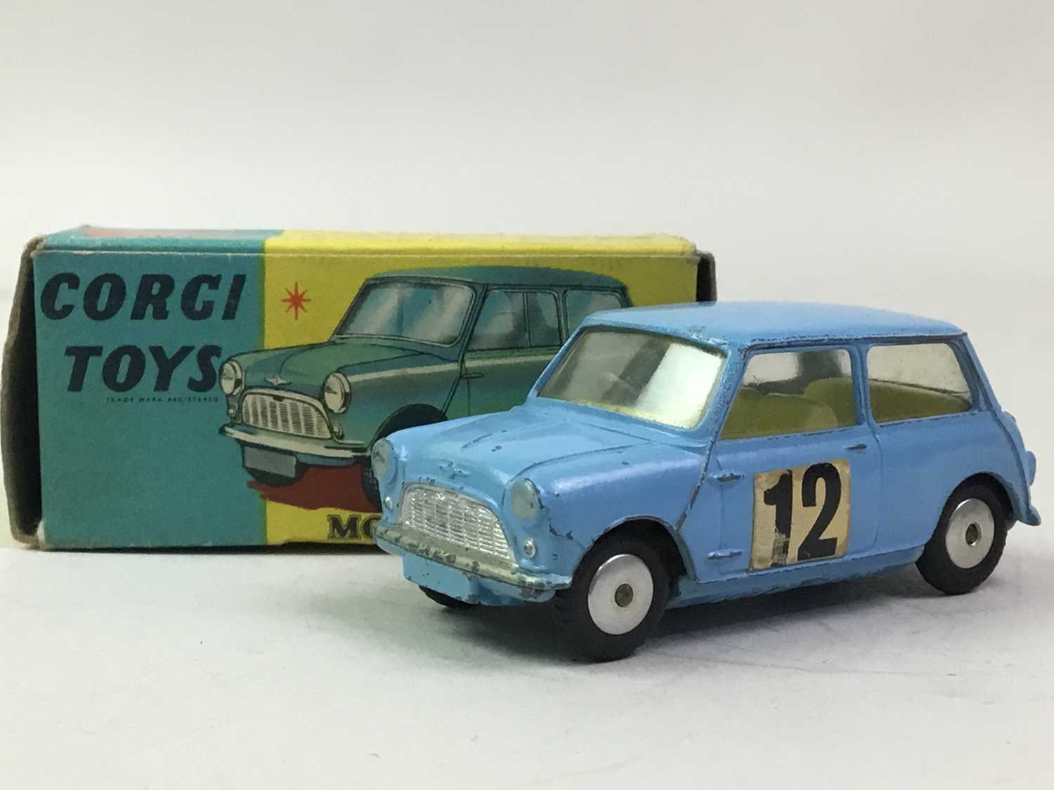 Lot 5 - CORGI TOYS, NO. 226