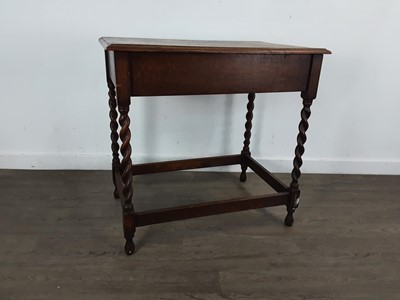 Lot 690 - OAK SIDE TABLE