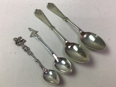 Lot 725 - COLLECTION OF SILVER PLATED AND JAPANESE CUTLERY