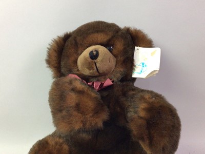 Lot 852 - GROUP OF BEARS