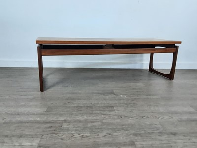 Lot 790 - MID CENTURY TEAK COFFE TABLE