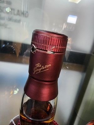 Lot 62 - SINGLETON OF AUCHROISK 10 YEAR OLD