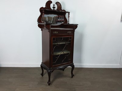 Lot 797 - EDWARDIAN MAHOGANNY CABINET